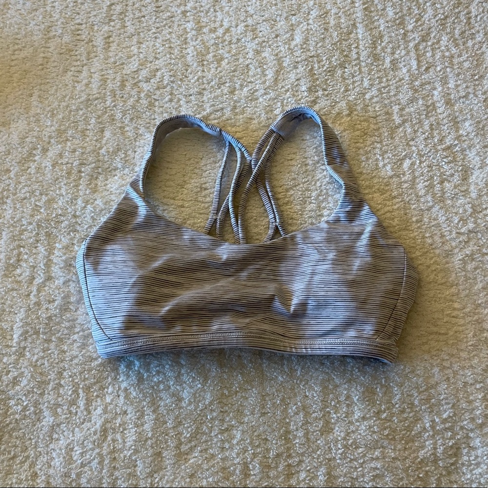 Lululemon sports bra